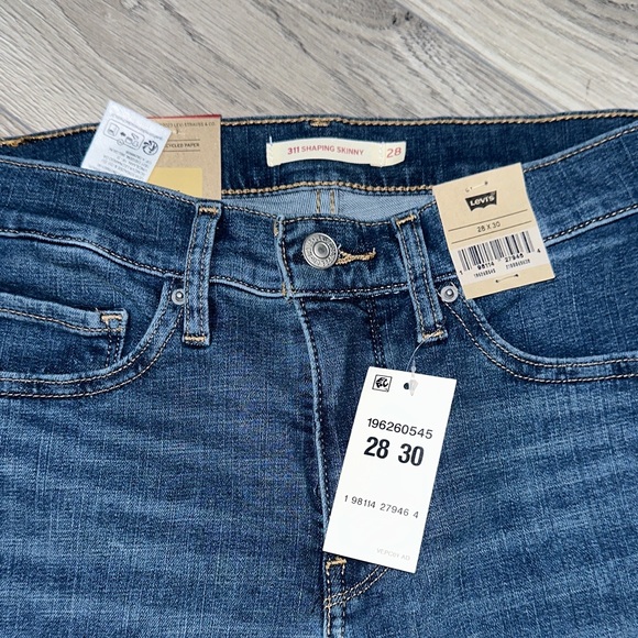 Levi's Dark and Light Blue Jeans Bundle - Picture 2 of 7